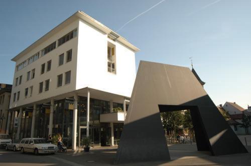Hotel Mariotto Am Burghof Lorrach Bagian luar foto