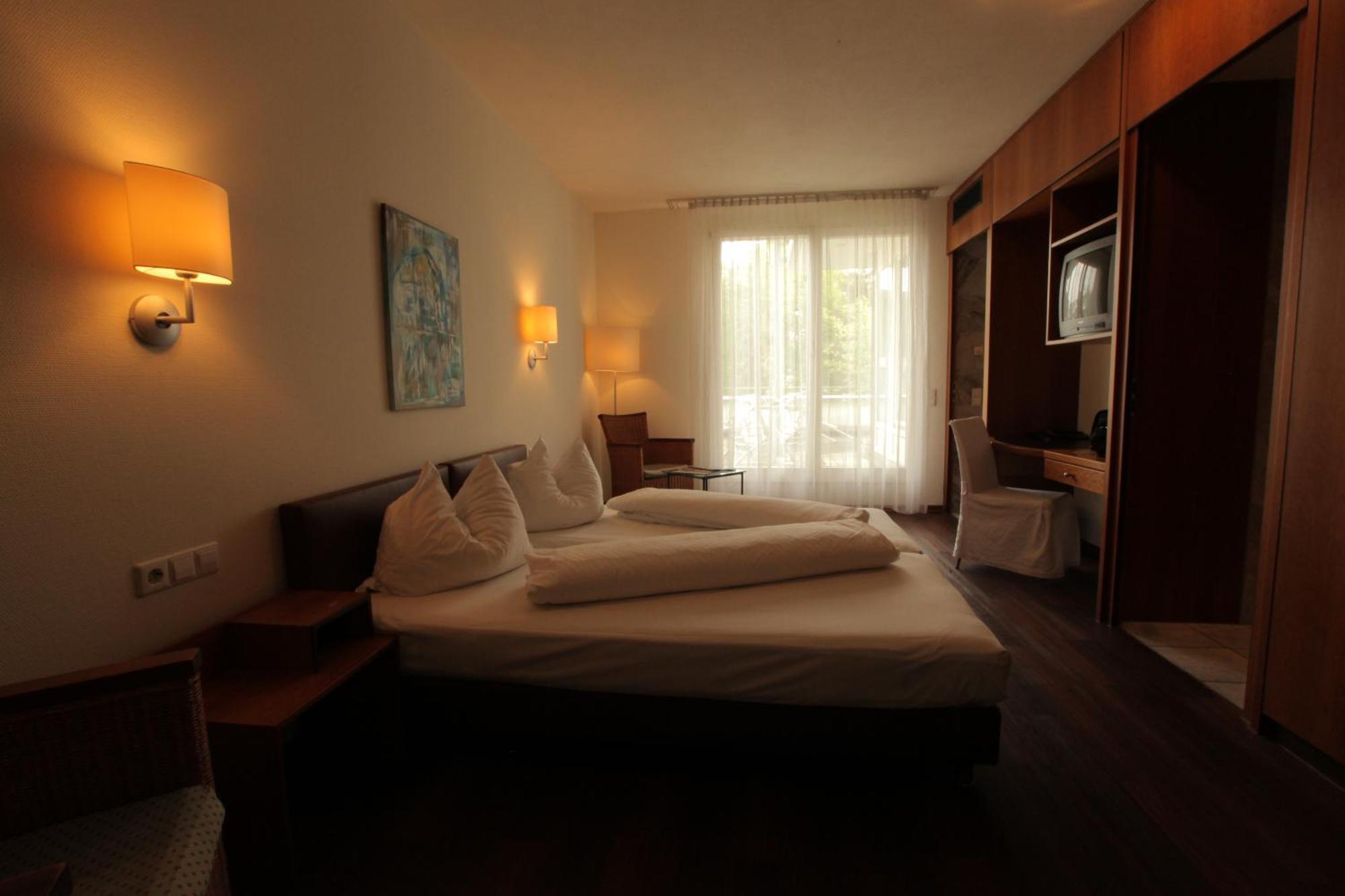 Hotel Mariotto Am Burghof Lorrach Ruang foto